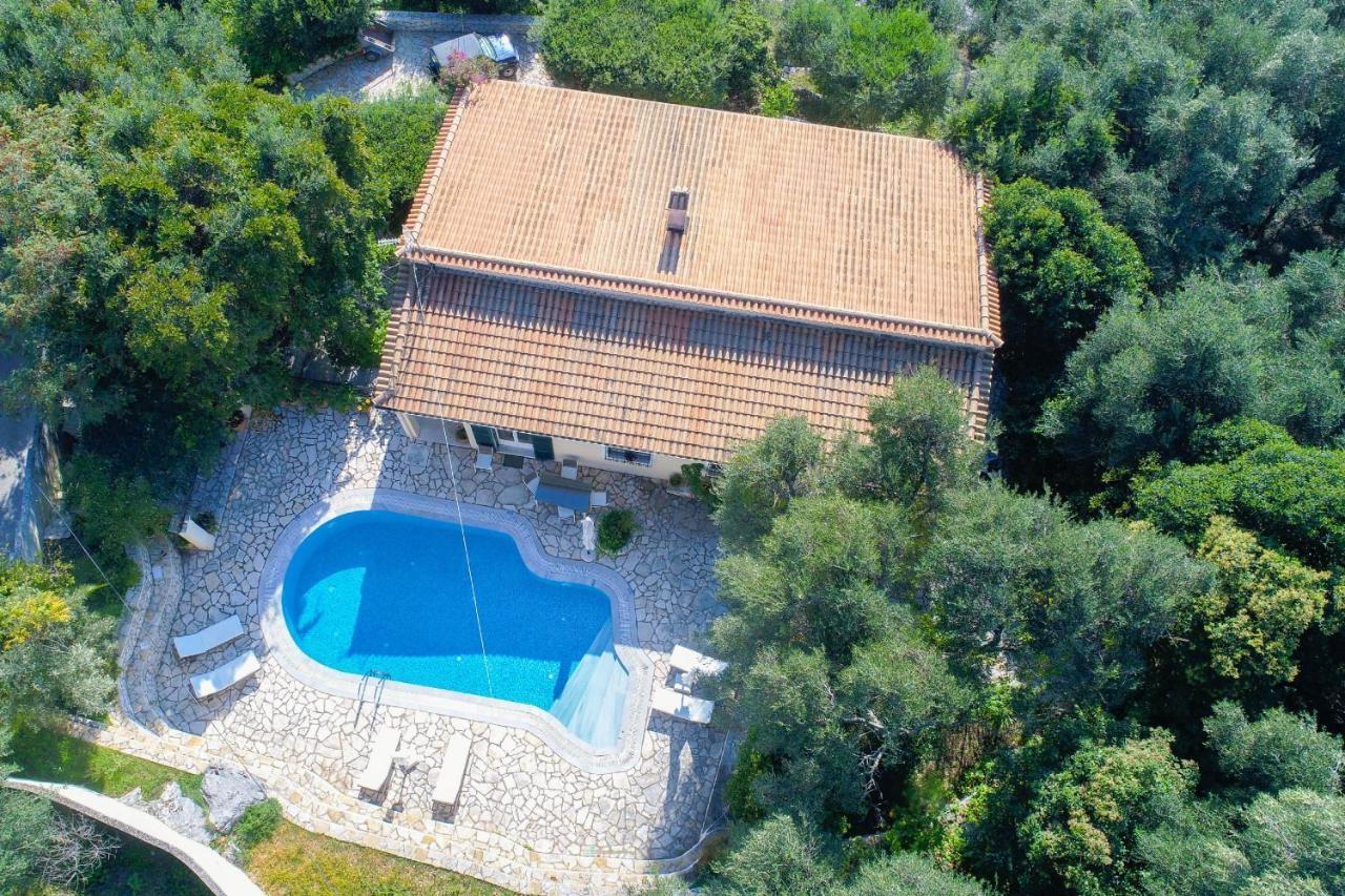 Villa Natasha Katávolos Exteriér fotografie