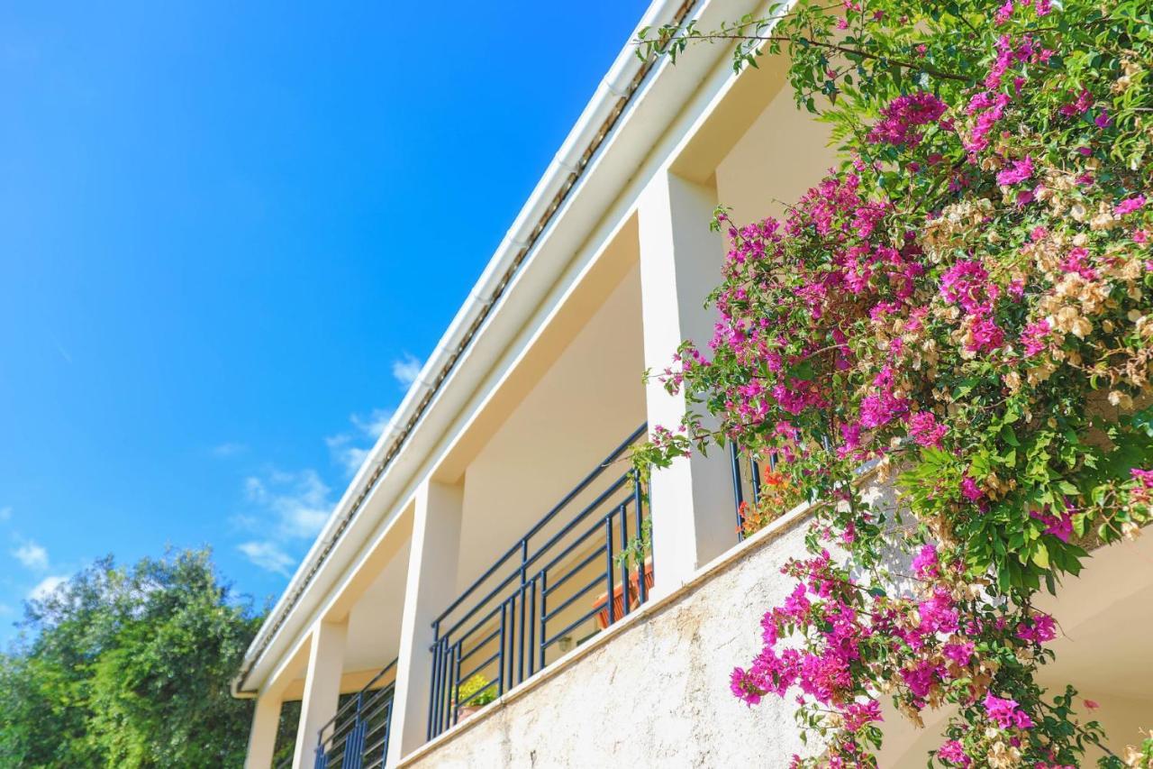 Villa Natasha Katávolos Exteriér fotografie